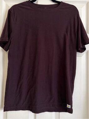 Vuori Men’s tee Brown/Plum